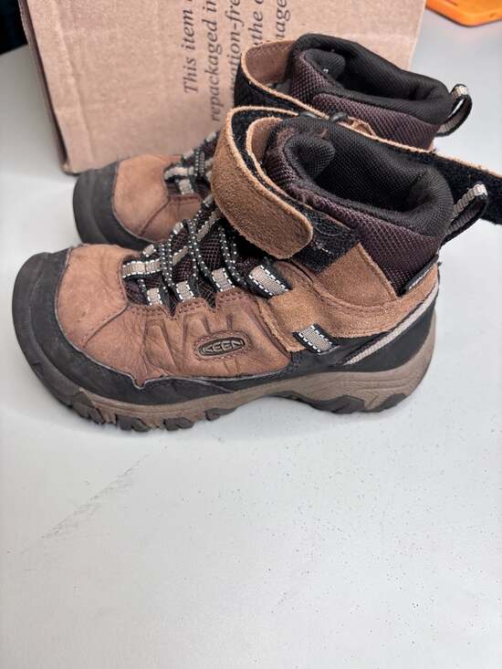 KEEN Other - KEEN Kids Targhee IV Waterproof Mid Hiking Boots kids size 11